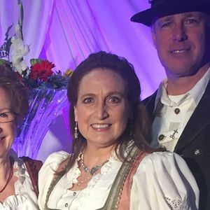 Meet your Posher, Lori